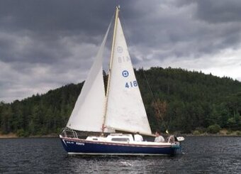 Kajutová plachetnice, dvoukýlová, 6,2m, 75cm ponor