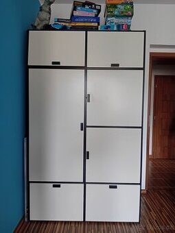 Skříně komoda dětský pokoj ložnice