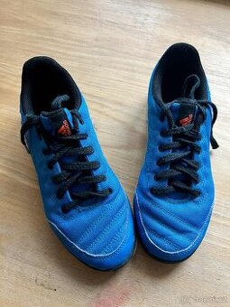 Sálové boty (Sálovky) Adidas Messi vel.34
