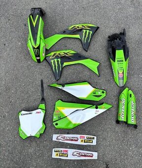 Motokrosové plasty