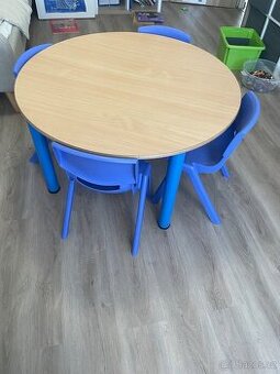 Dětský stůl s židlemi (4ks)