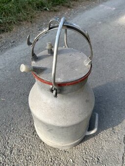 Stará konev na mléko 18l