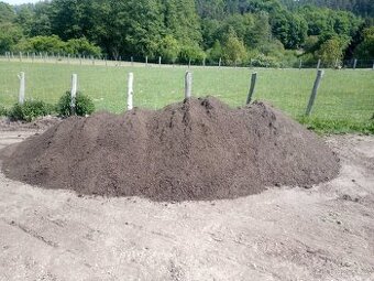 Kompostová hlína tříděná