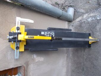 řezačka na dlažbu