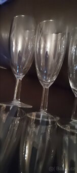 Šampusky čiré 12 kusů