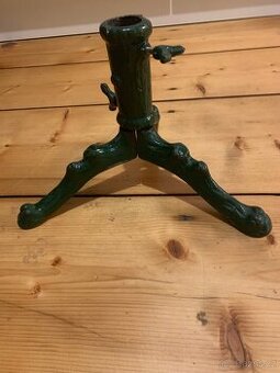 litinový stojan na stromeček