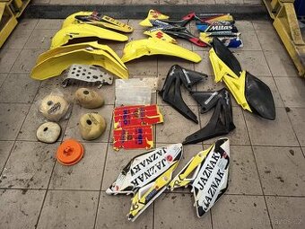 Prodám zbylé díly na Suzuki RMZ 250 - 450