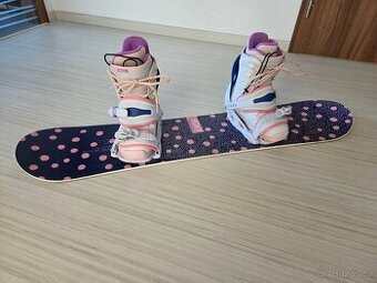 Prodám dívčí snowboard Roxy Poppy 110 cm.