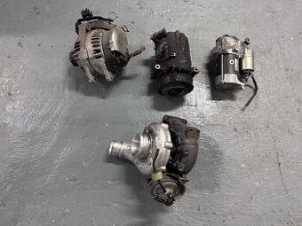 Opel Signum Vectra  3.0CDTi Turbo  a příslušenství motoru