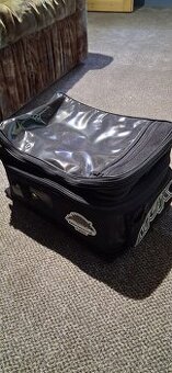 Tankvak na motorku M-CAX