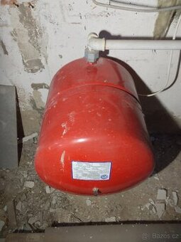 Topná expanzní tlaková nádoba s membránou 50l