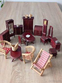 Starobylý miniaturní nábytek pro panenky, mahagon.