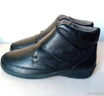 kožené důchodky č. 38,5    zn. Jade