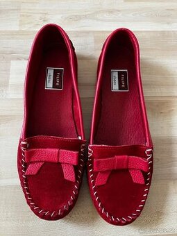 Prodám dámské baleríny červené, velikost 38