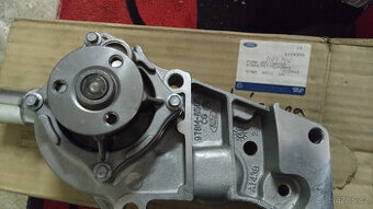 NOVÁ originál Ford vodní pumpa a uložení