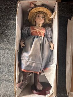 Porcelánová panenka