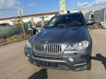 Bmw X5 4.0d 2011 pojizdne klepe motor Motor ko
