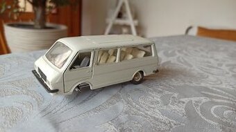 Stará ruská kovová hračka