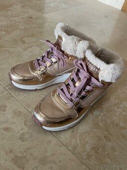 Dívčí zimní obuv Skechers velikost 34