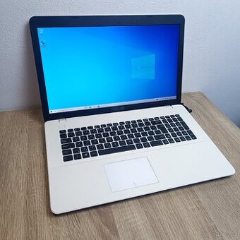 Velký Notebook ASUS