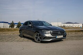 Mercedes-Benz E Sedan 220d,NA SPLÁTKY UŽ OD 12771 Kč/mesačne