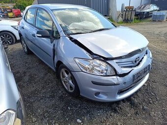 Toyota Auris 2010 1,6 1ZR