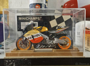 1:12 model Honda RC211V MotoGP 2005 Max Biaggi (Minichamps) - 1