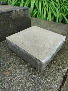 Betonová zámková dlažba 20×20×6 šedá, 55 ks, 2,2m2