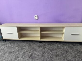 Skříň pod TV