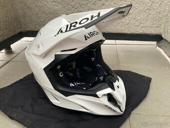 AIROH přilba TWIST 3 gloss white
