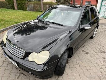 C 180 1. Majitel Luxusní stav NEHAVAROVANÉ BEZ KOROZE