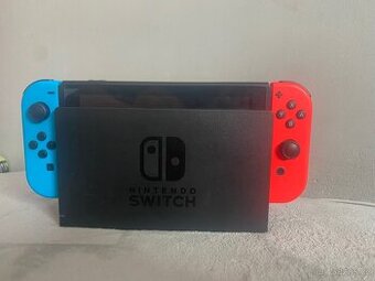 Nintendo switch celý set i s krabici (vše originální)