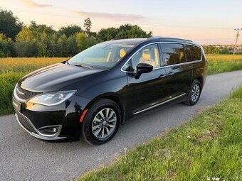 Chrysler Pacifica touring Lplus DVD záruka 2020