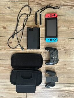 Nintendo Switch + příslušenství (sleva možná)
