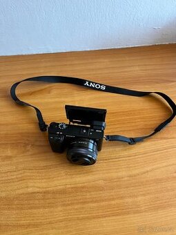 Sony a6100 s objektivem a prislusenstvi - 1