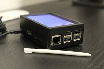Raspberry Pi 3 Model B V1.2 + krabička + displej + zdroj