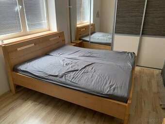 Manželská postel z masivu + noční stolky
