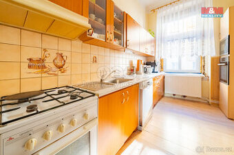Prodej bytu 3+1, 60 m², Cheb, ul. Mánesova