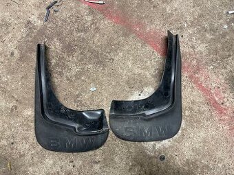 Originální záclonky za kola pro BMW E39