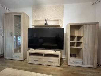 Obývací stěna – světlé dřevo, výborný stav