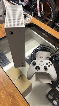 Xbox Series S 512gb záruka do 13.12.2025