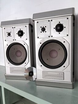 Grundig M800 - Silver