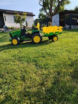 Peg Perego John Deere