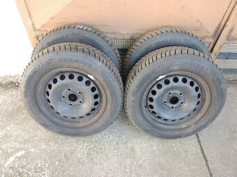 4ks plechových disků Octavia 2+zimní pneu 195/65/15, 6-7mm