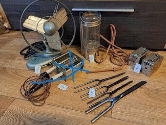 různé starožitné věci