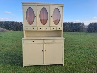 babiččin kredenc na chalupu - krásný