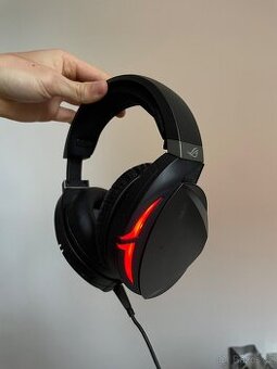 Asus ROG Strix herní sluchátka | červené podsvícení | funkčn