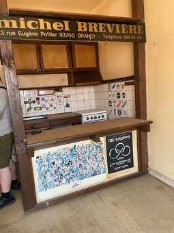 Kuchyn s barem za odvoz