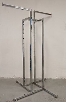 Štendr, stojan, němý sluha.. chromový, dvouramenný