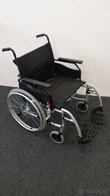 Mechanický invalidní vozík 48 - 54cm